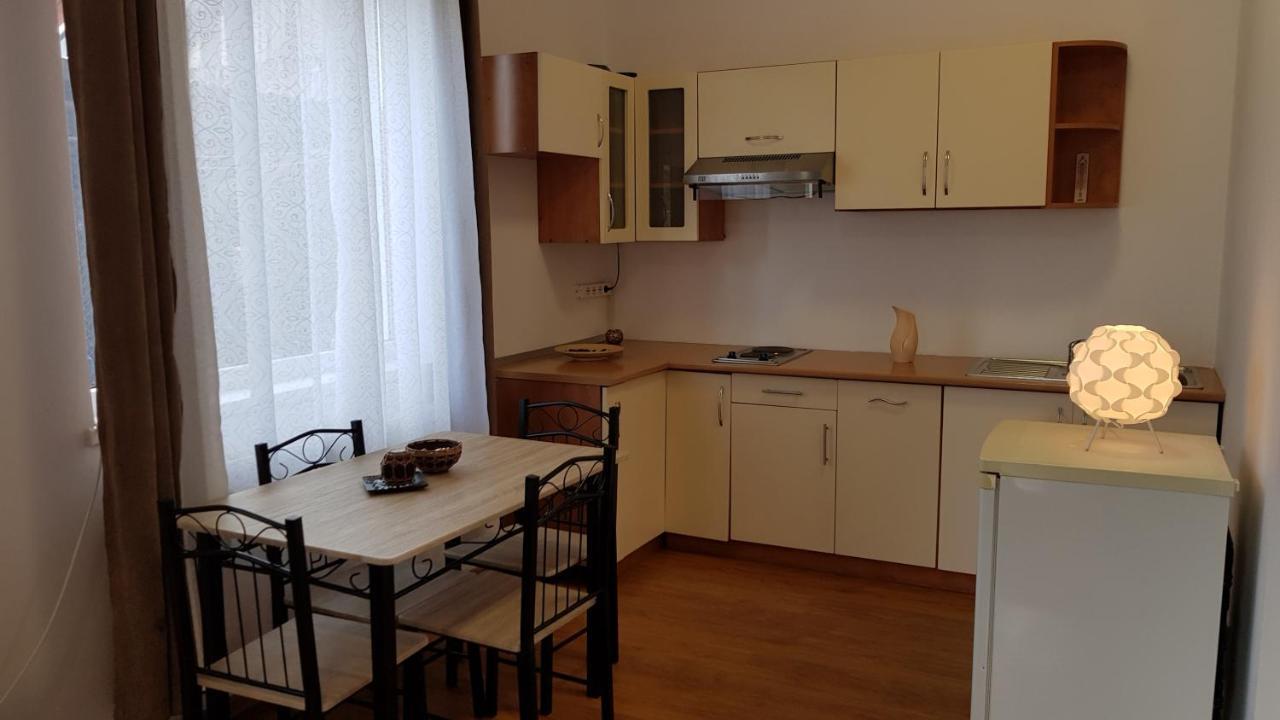 Apartment Lend One House
